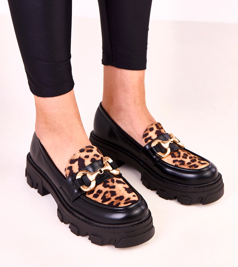 Fekete mokaszin leopárdmintás részlettel és arany díszítéssel Ruben
