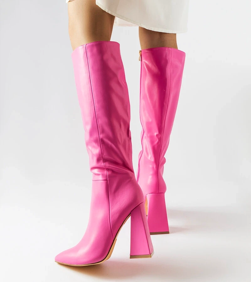 Rózsaszín csizma Medicina sarokkal