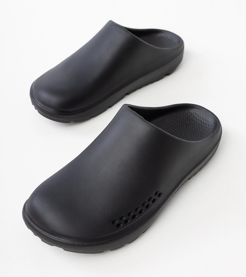 Fekete zárt férfi papucs Arnos