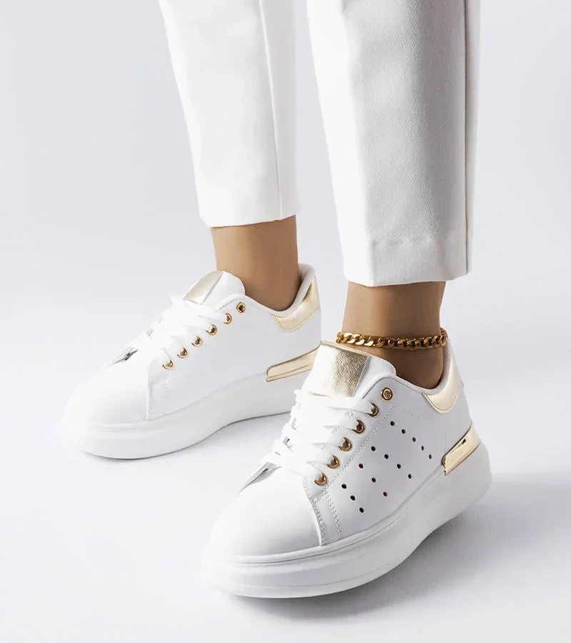 Fehér színes perforációval rendelkező Chalut tornacipők