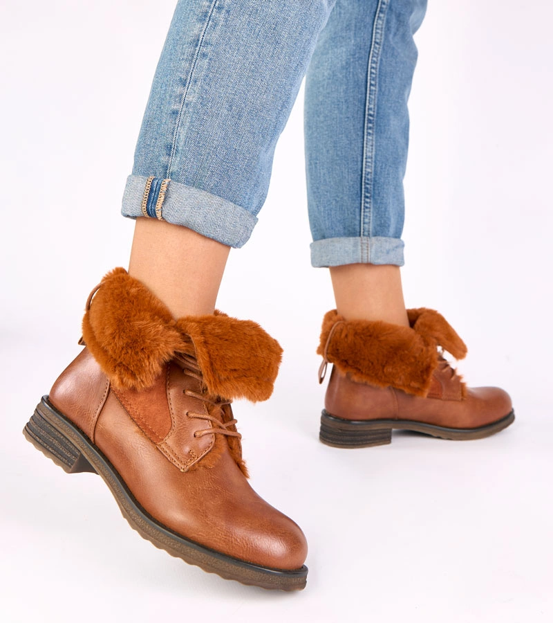 Barna fűzős bokacsizma műszőrmével Joyca