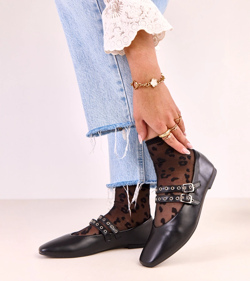 Fekete, négyzetes orrú, csatos Alfira balerinák