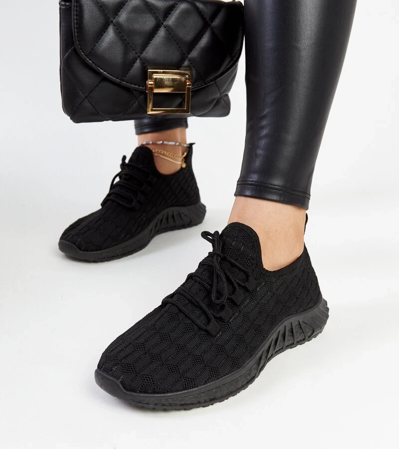 Fekete anyagból készült Milena tornacipők