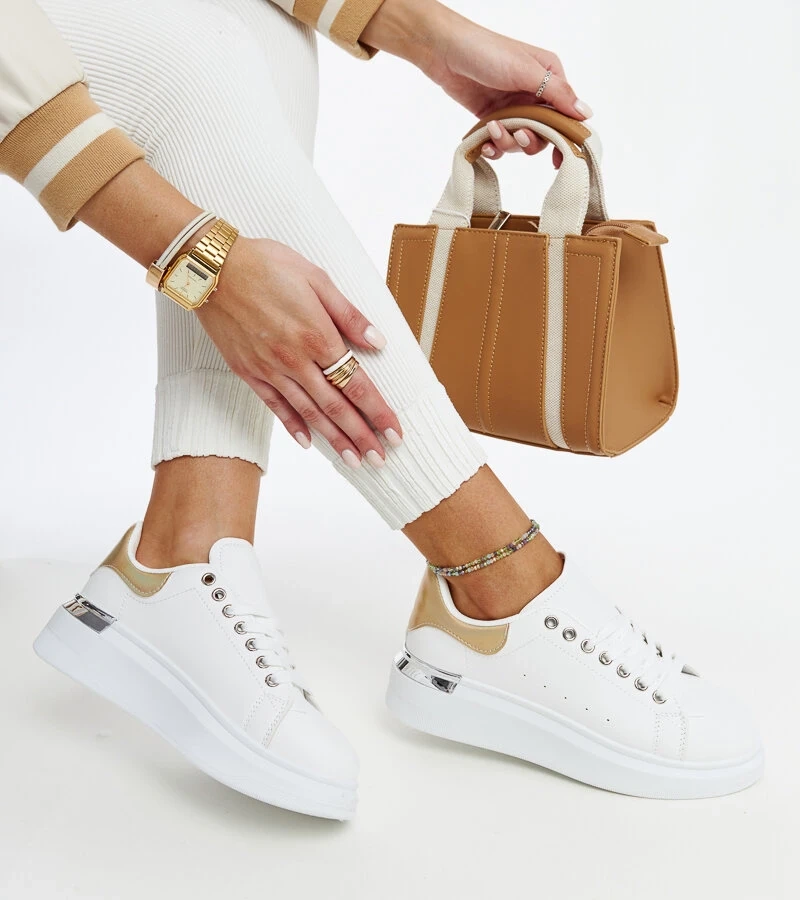 Meriana fehér sportcipő arany betéttel