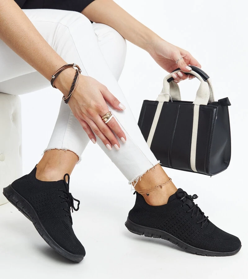 Mairago fekete anyagból készült tornacipők