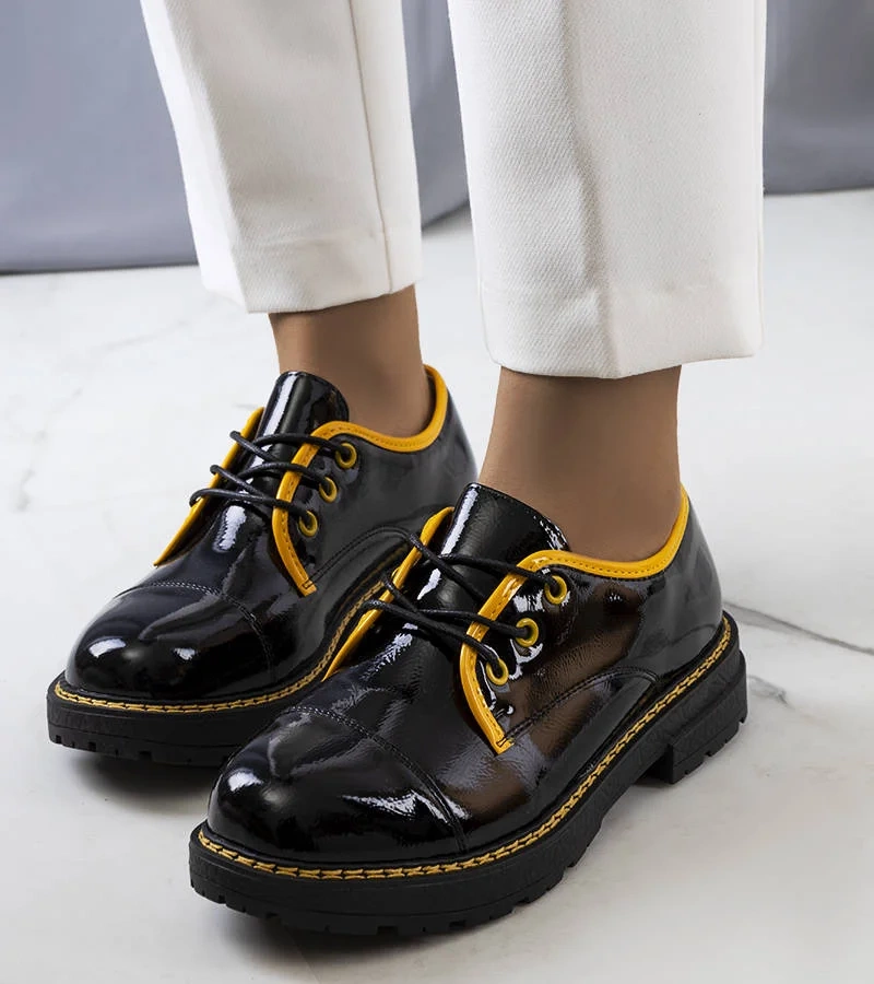 Fekete-sárga fényezett Kuzem cipők