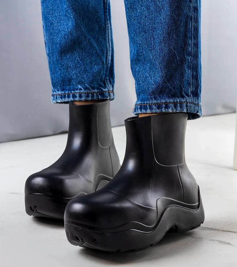 Frolo magas talpú fekete gumicsizma