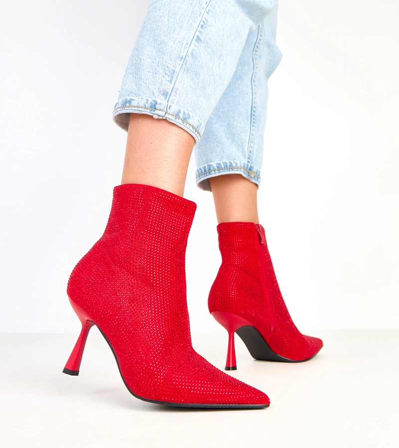 Piros magassarkú bokacsizma cirkóniával díszítve Alica