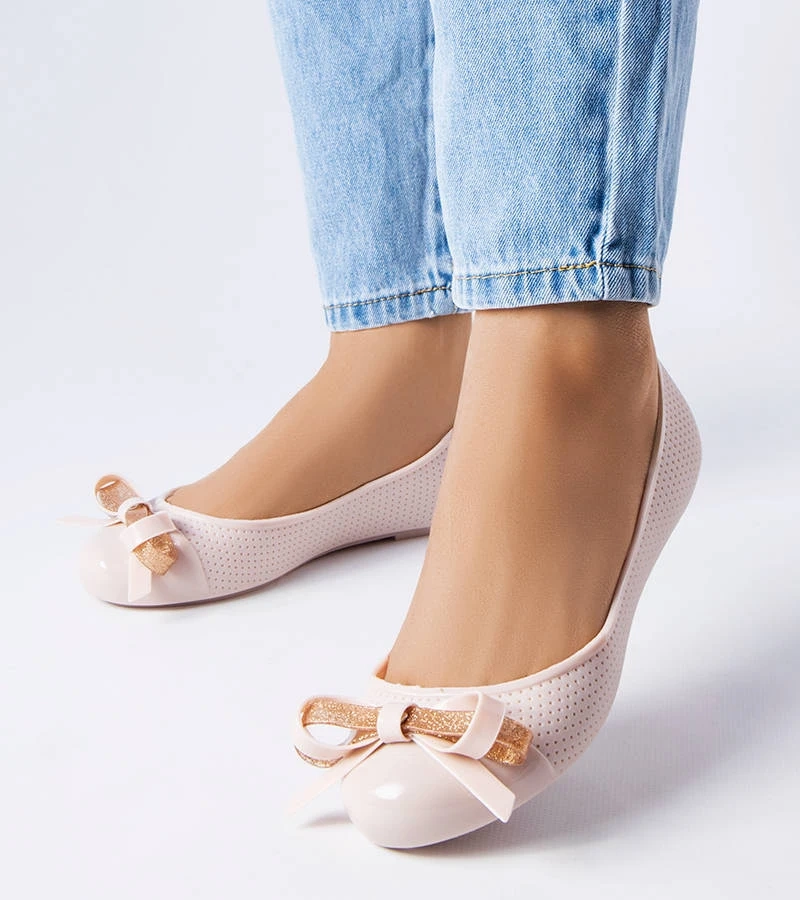 Harlingen díszített masnis bézs balerinák