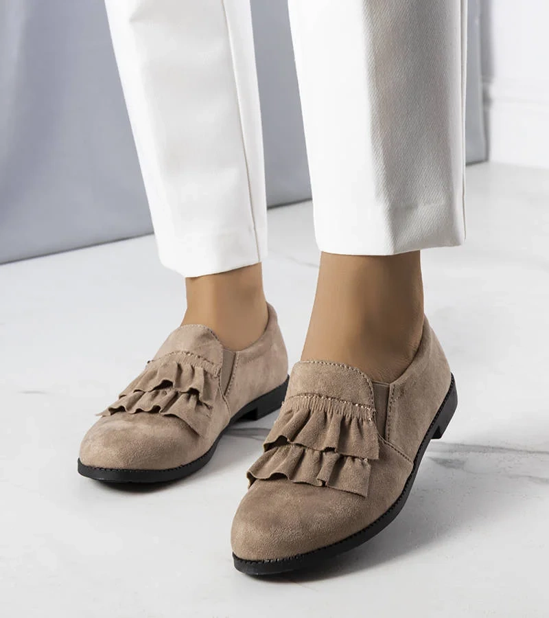 Kailani bézs cipők fodrokkal