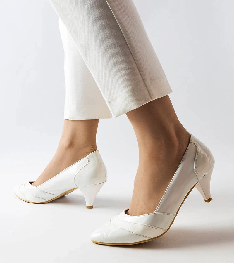 Fehér alacsony sarkú Geremia cipők