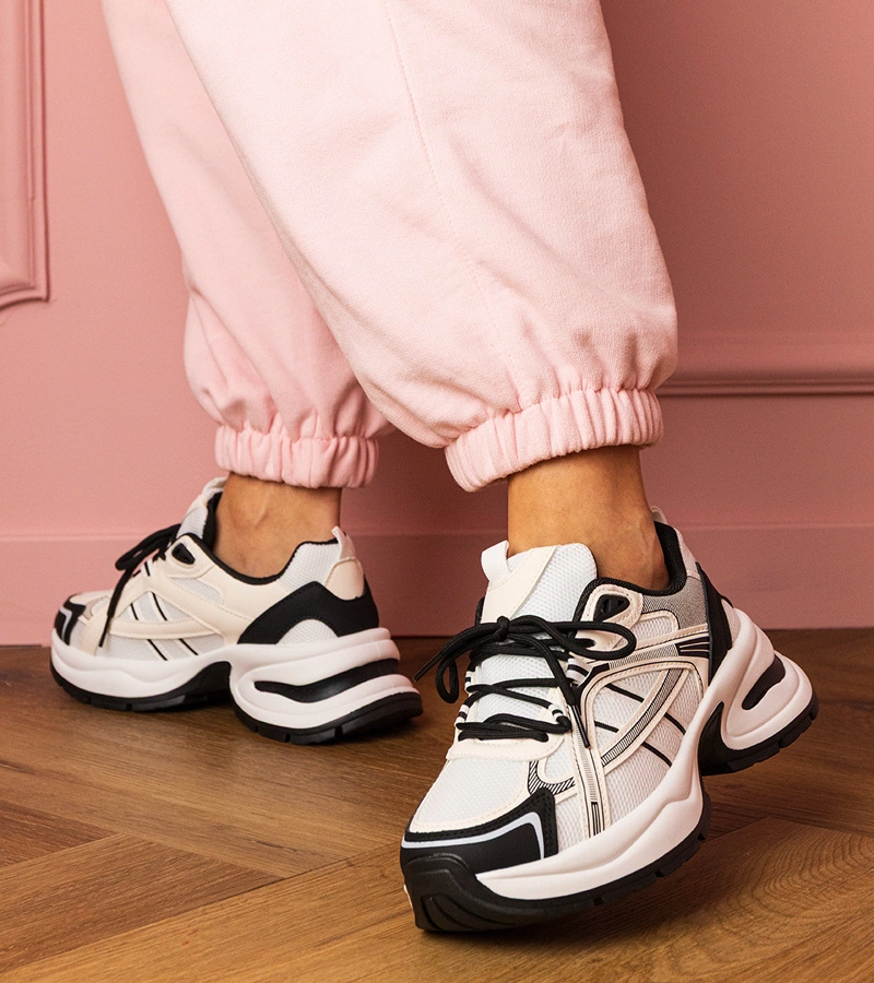 Fekete-fehér sportos tornacipő vastag talppal Manora