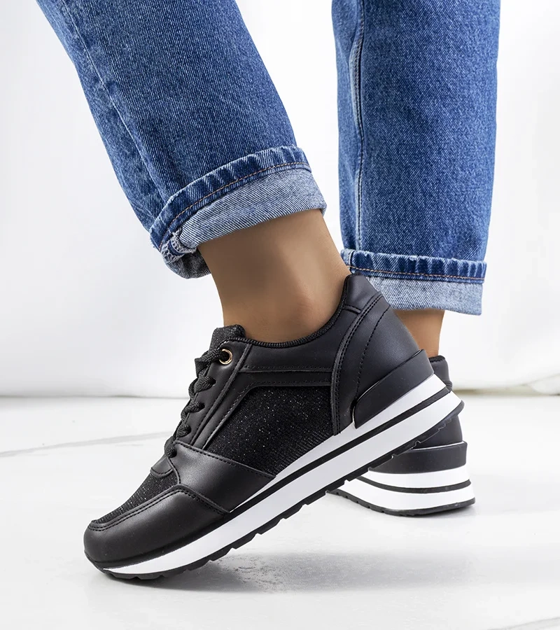 Fekete Zarema tornacipők