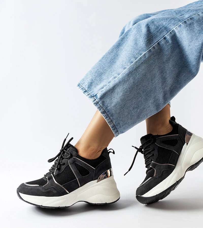 Fekete platformos tornacipők Echeverri