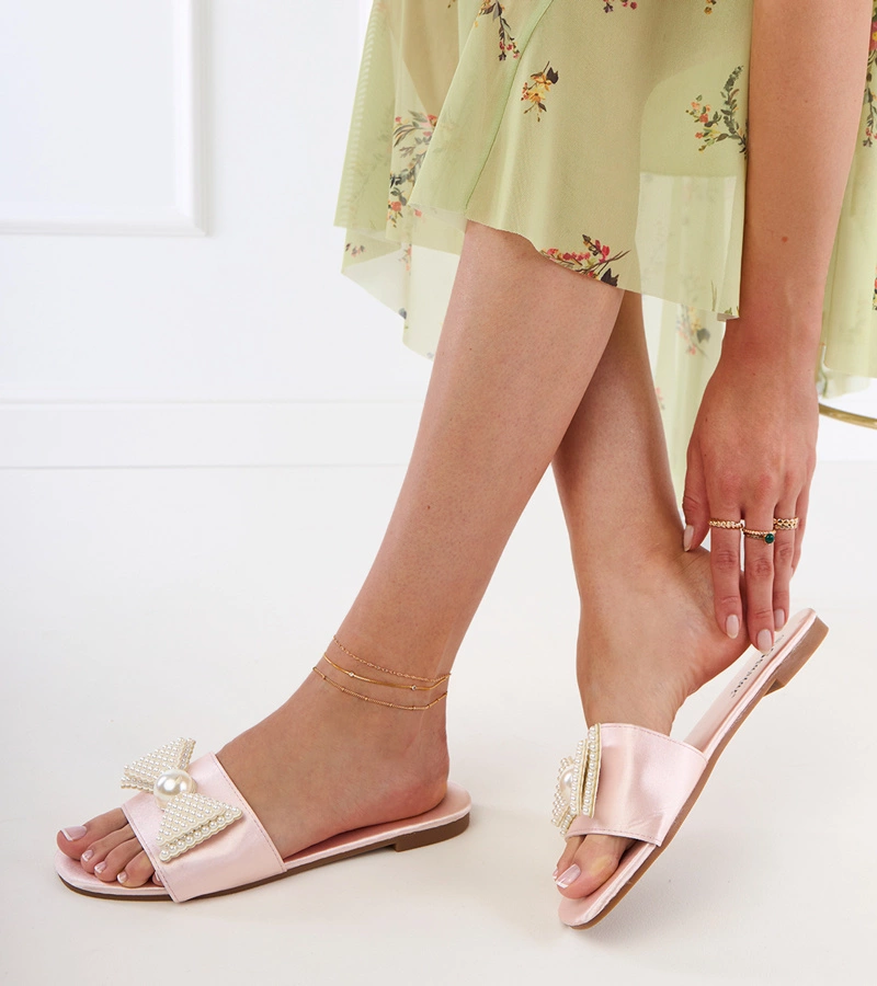 Gyöngyös masnis szatén bézs papucs Perlino