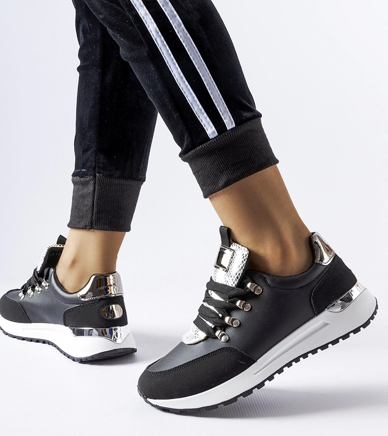 Fekete ezüst díszítéssel rendelkező Frum tornacipők