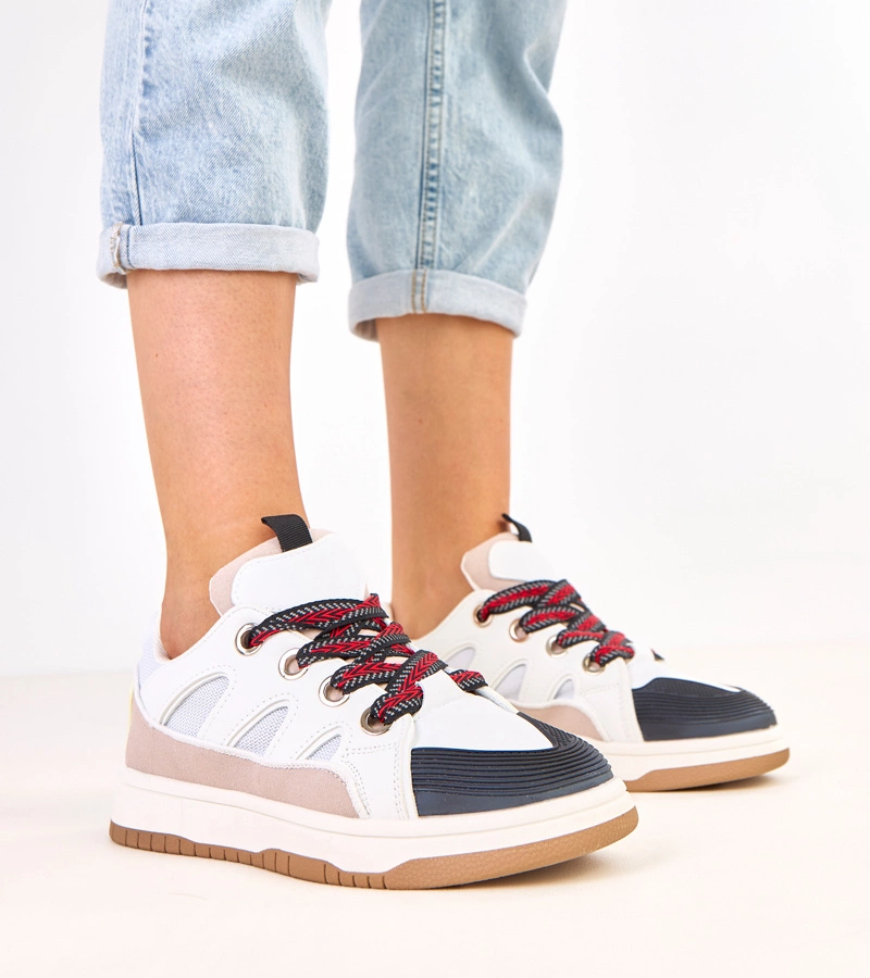 Fekete sportcipők vastag fűzővel Neolis