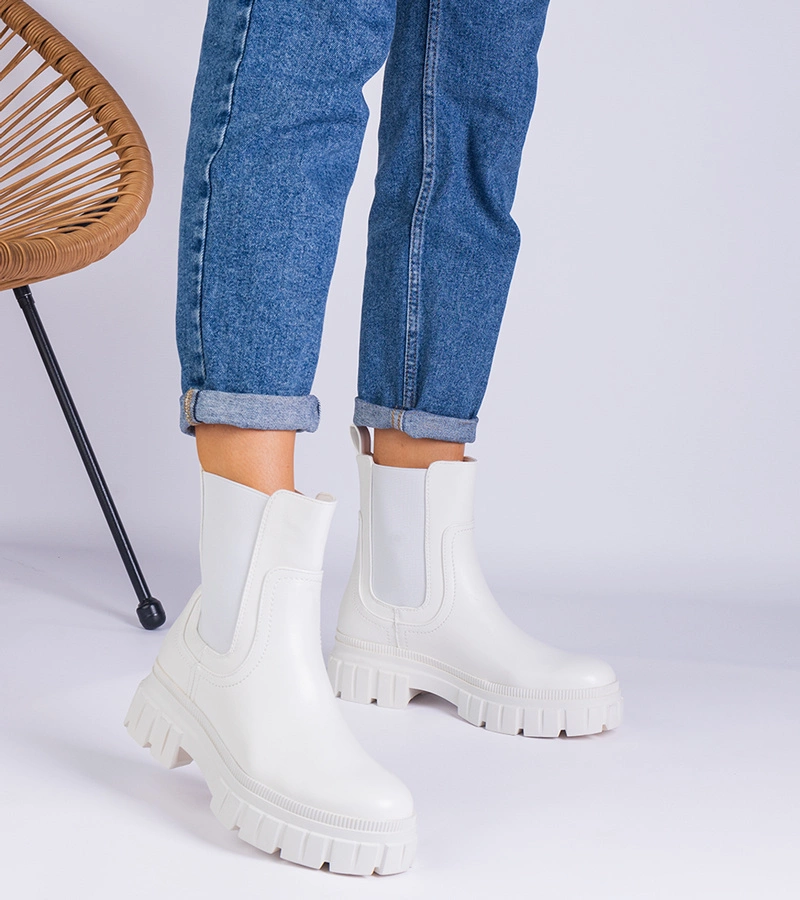 Rolandela fehér bokacsizma rugalmas betéttel