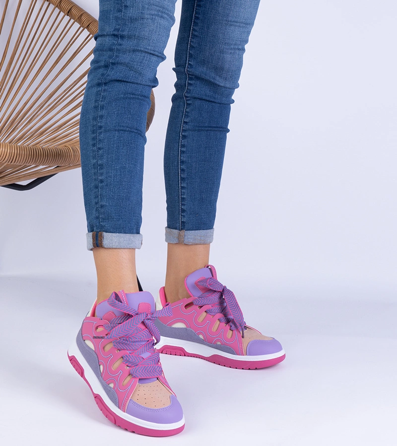 Rózsaszín női tornacipő dekoratív fűzővel Grejs