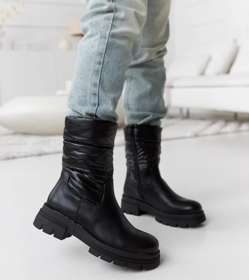 Fekete bélelt csizma steppeléssel Malvaro