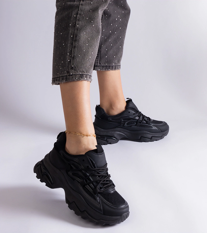 Fekete sportos tornacipő masszív talppal Roxana