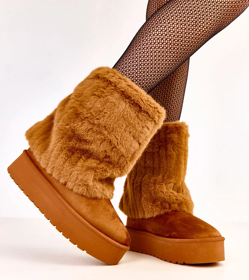 Barna platformos hótaposó szőrmés szárral Leda