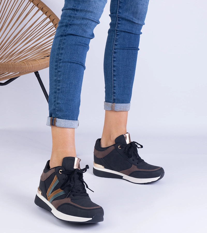 Fekete női tornacipő rejtett ékkel Ninella