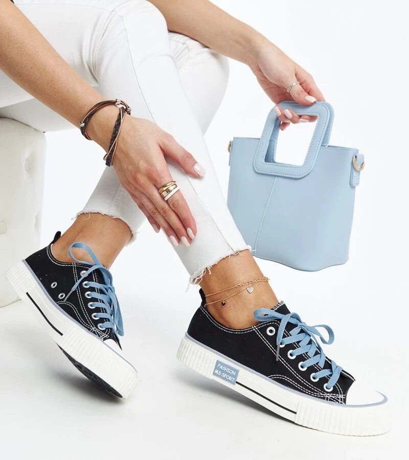 Jadranka színes fűzővel ellátott fekete tornacipő