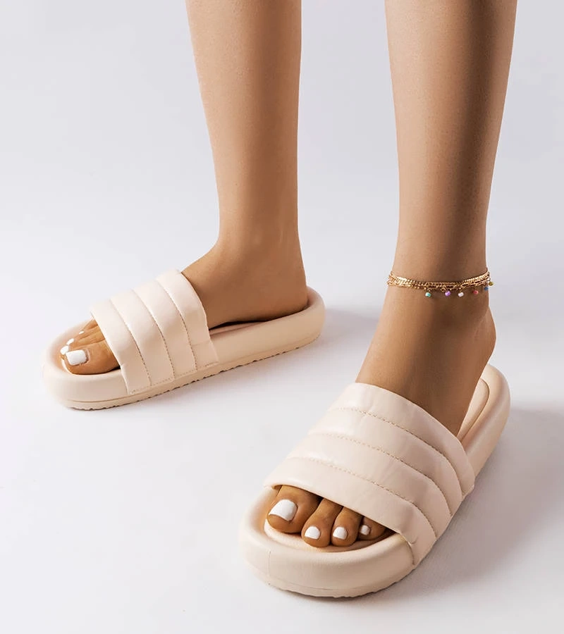 Dorene díszített bézs papucsok