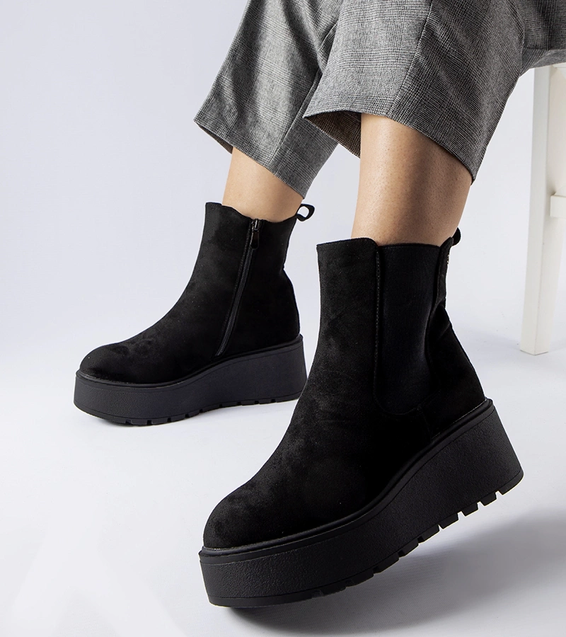 Fekete bélelt bokacsizma Discesa