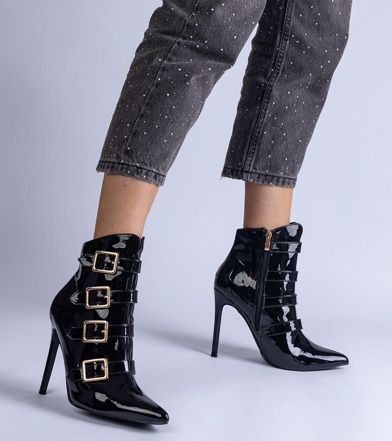 Adriana lakkozott tűsarkú fekete bokacsizma