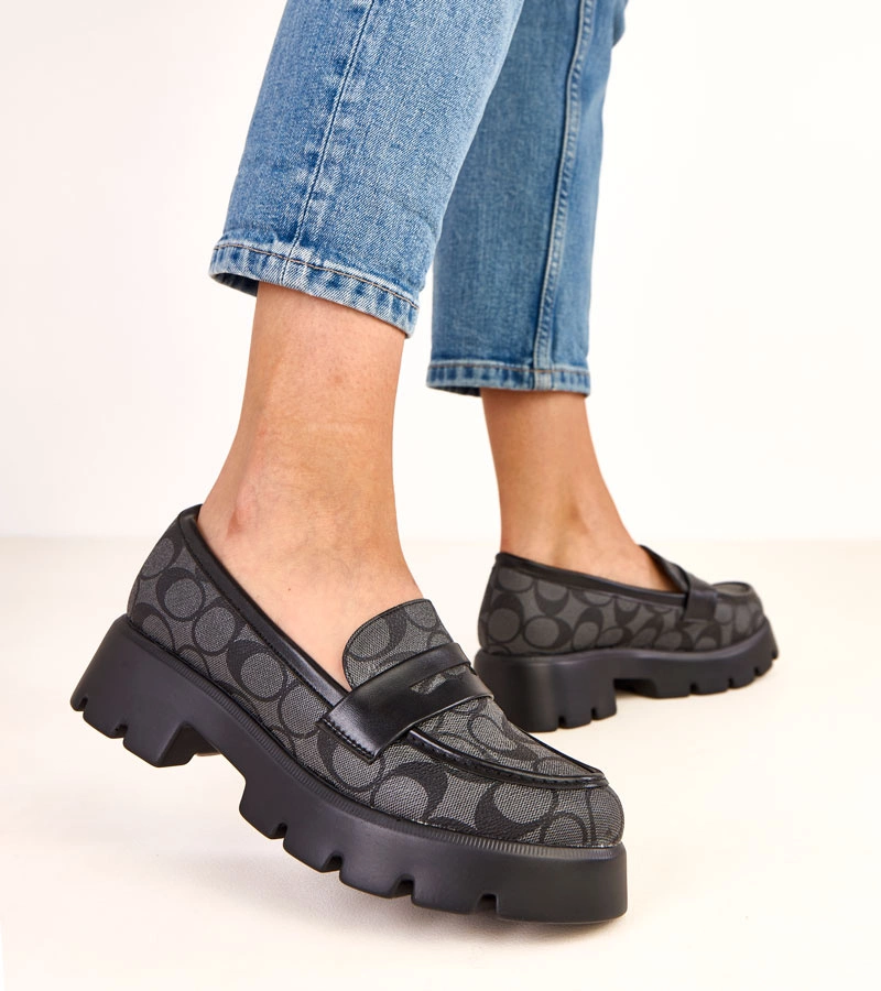 Fekete női matt mokaszin Kirna