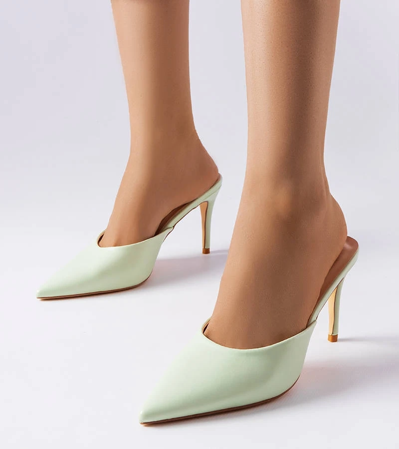 Zöld tűsarkú Drainer szandál.