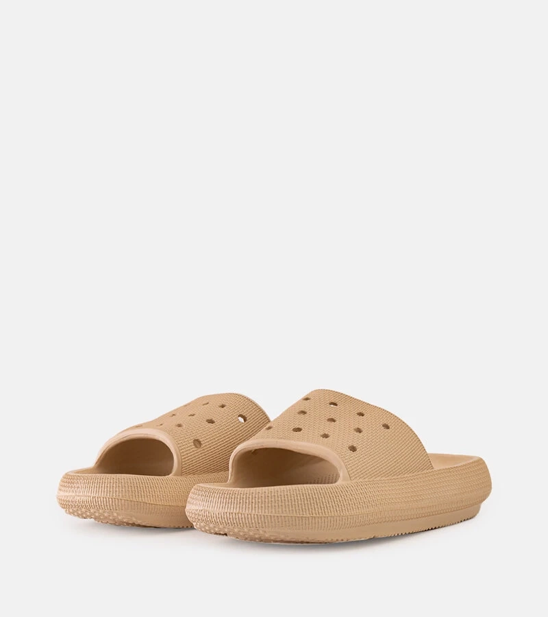 Bézsínű perforált Adonay papucsok