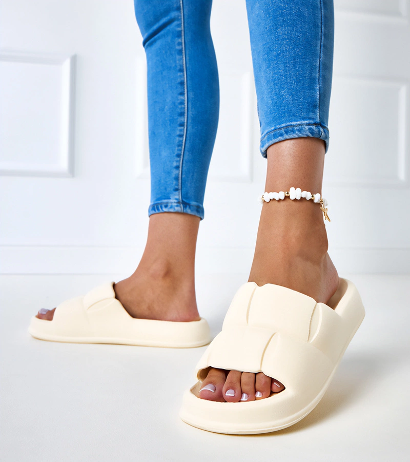 Bézs színű Lete habos papucs