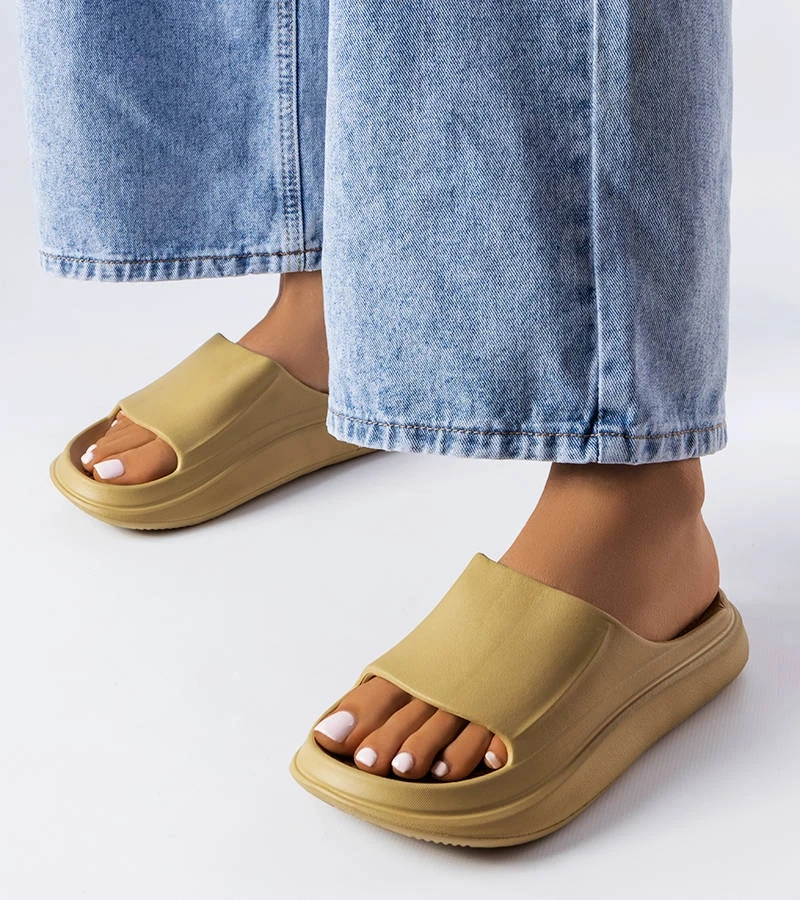 Labrecque bézs gumi papucs