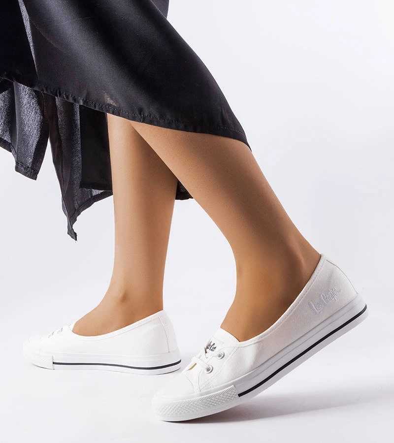 Fehér teniszcipő Lee Cooper LCW-23-31-1791L