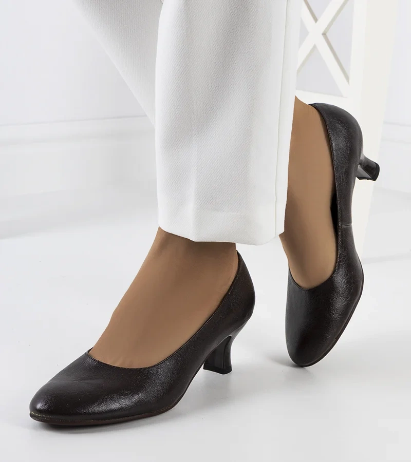 Barna klasszikus cipők Vinarnik