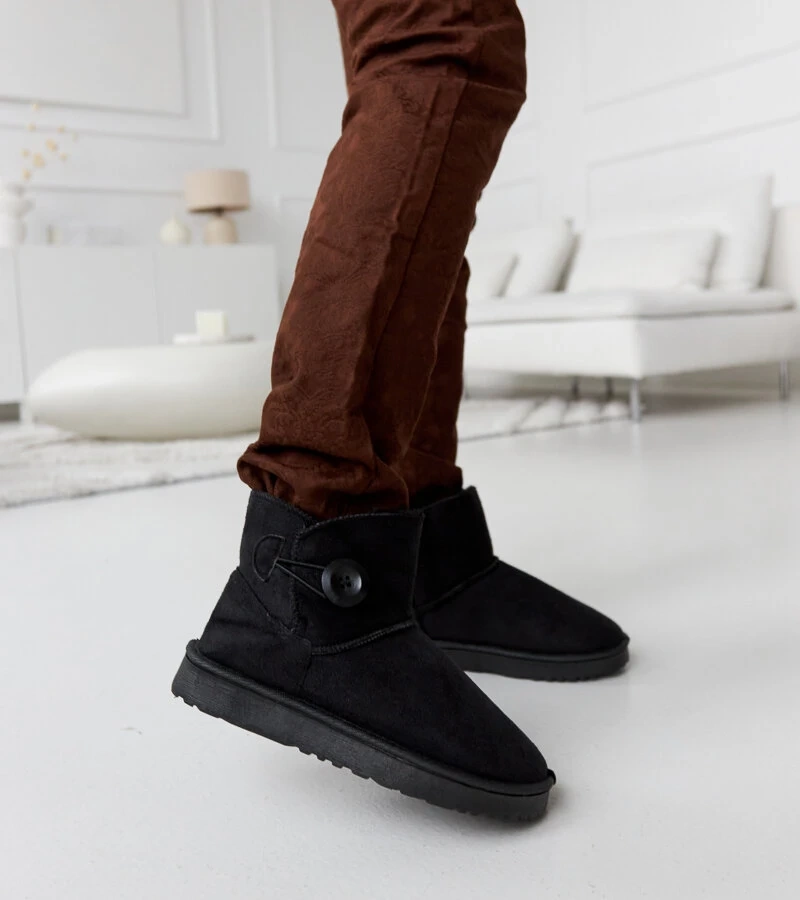 Fekete rövid béléssel ellátott Snyder hócsizma