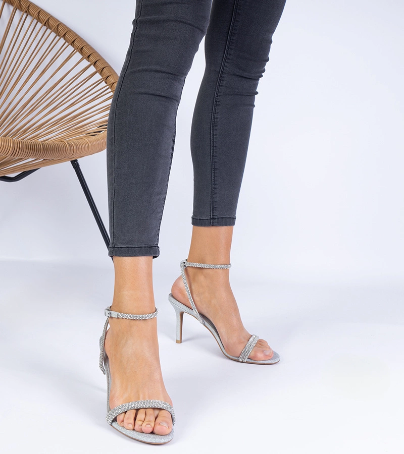 Ezüst elegáns tűsarkú szandálok cirkóniával díszítve Paleriz