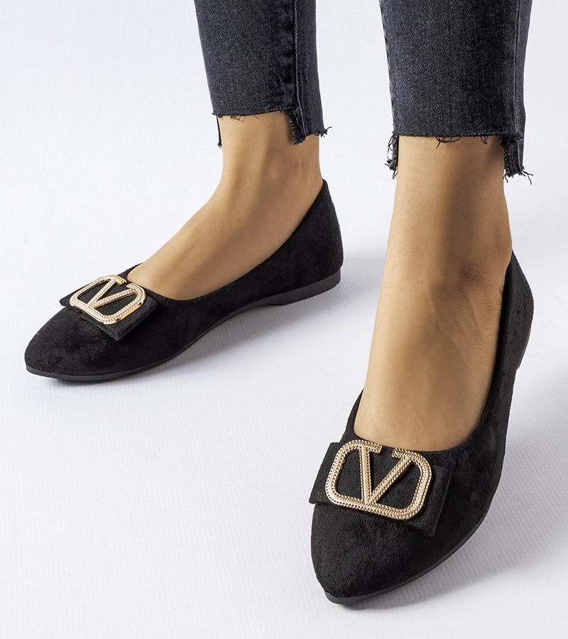 Fekete díszes csattal díszített balerinacipő Secondo