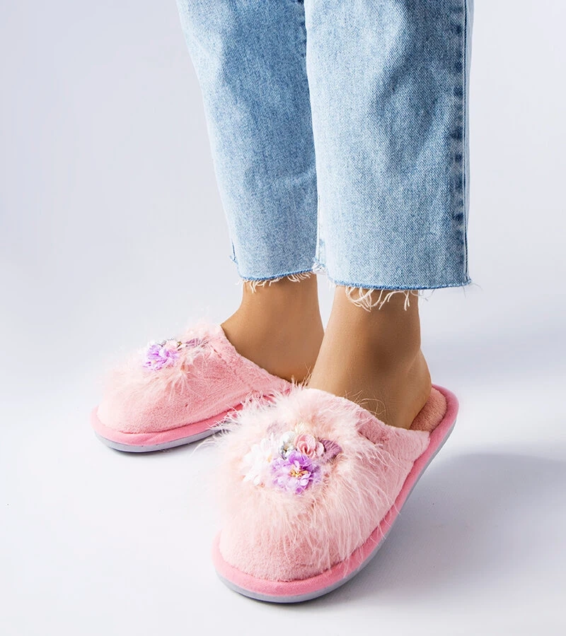 Rózsaszín meleg papucs virágokkal Moly