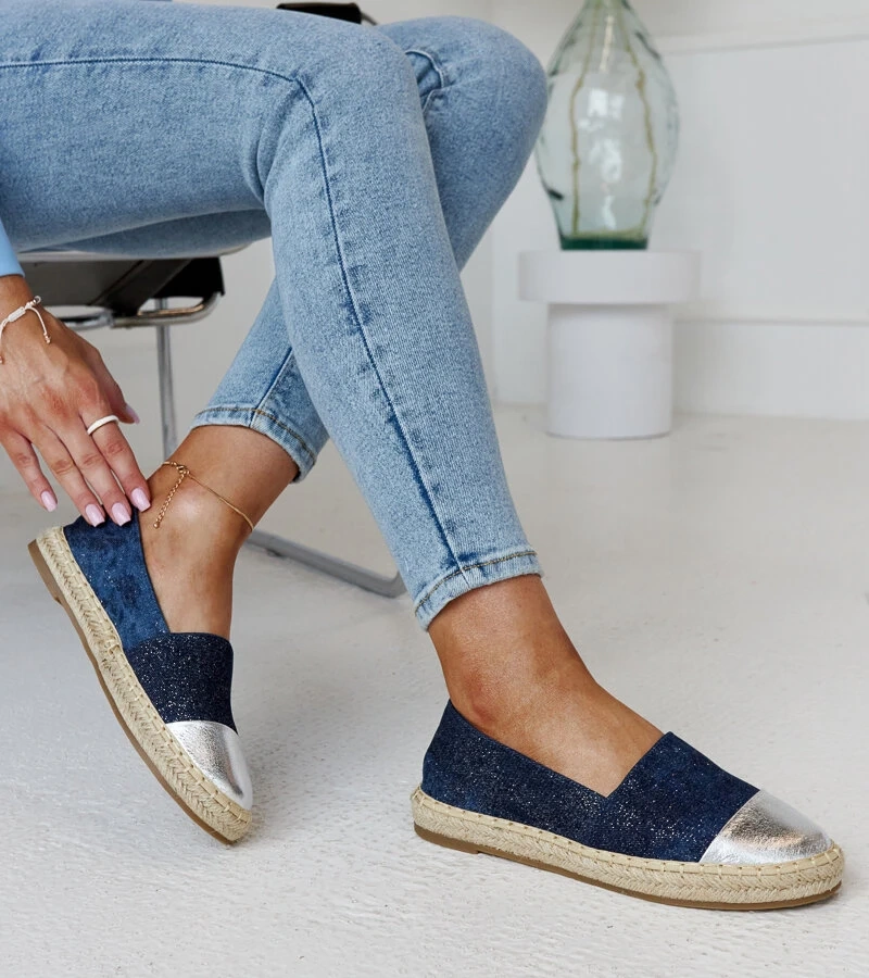 Surana csillámló gránát-ezüst espadriljei