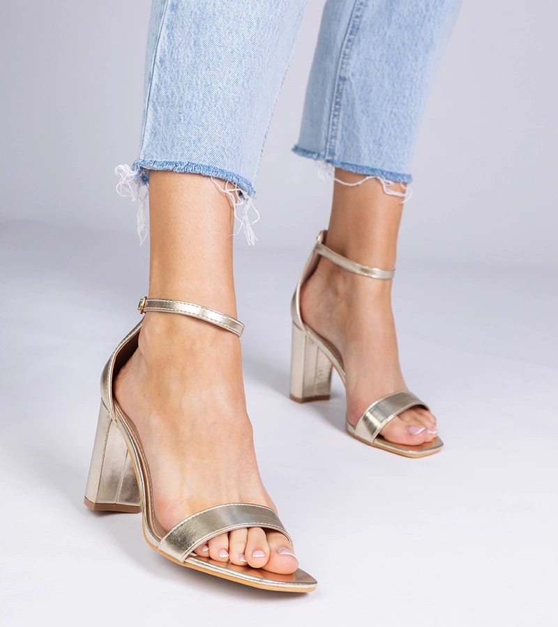 Arany magas sarkú szandál Kasedi