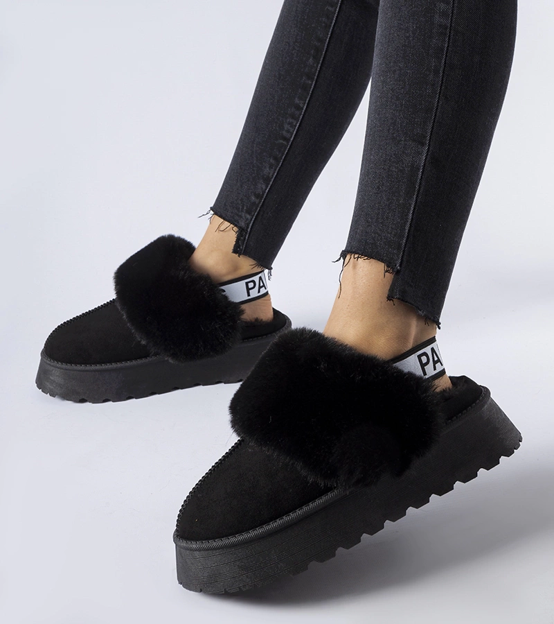 Fekete melegített papucs gumival és szőrrel Sangro