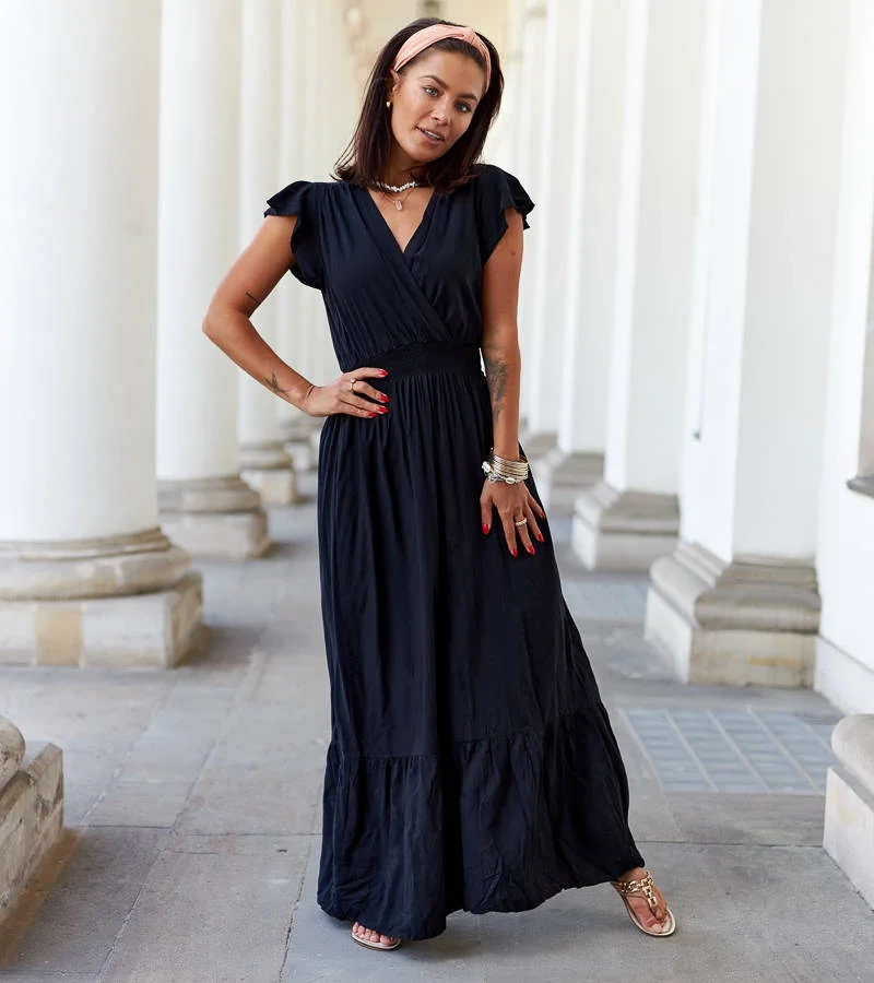 Fekete maxi ruha Chiusa gyűrőkkel