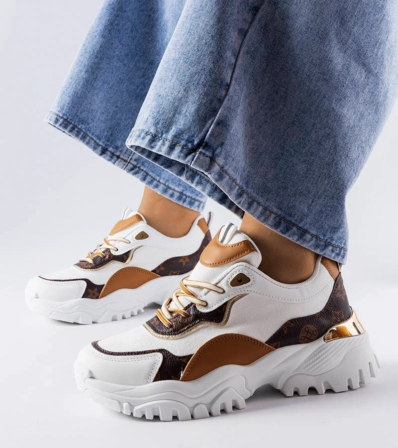 Fehér tornacipők szabálytalan talppal Alta