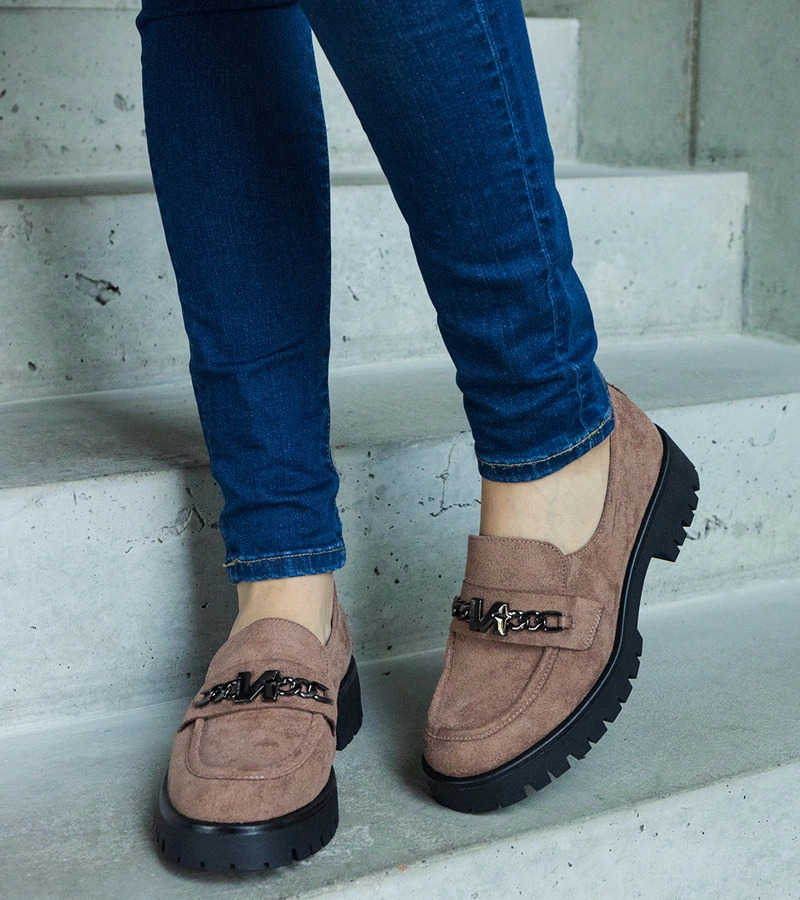 Barna szarvasbőr VINCEZA mocskasinok