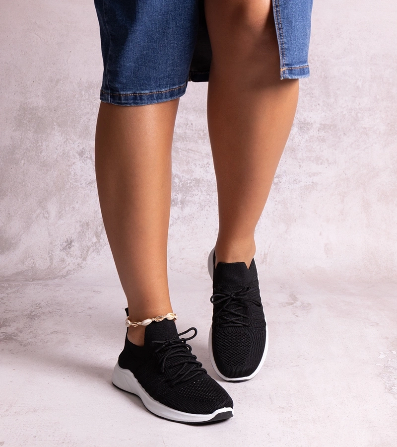 Muaza fekete sportos tornacipők