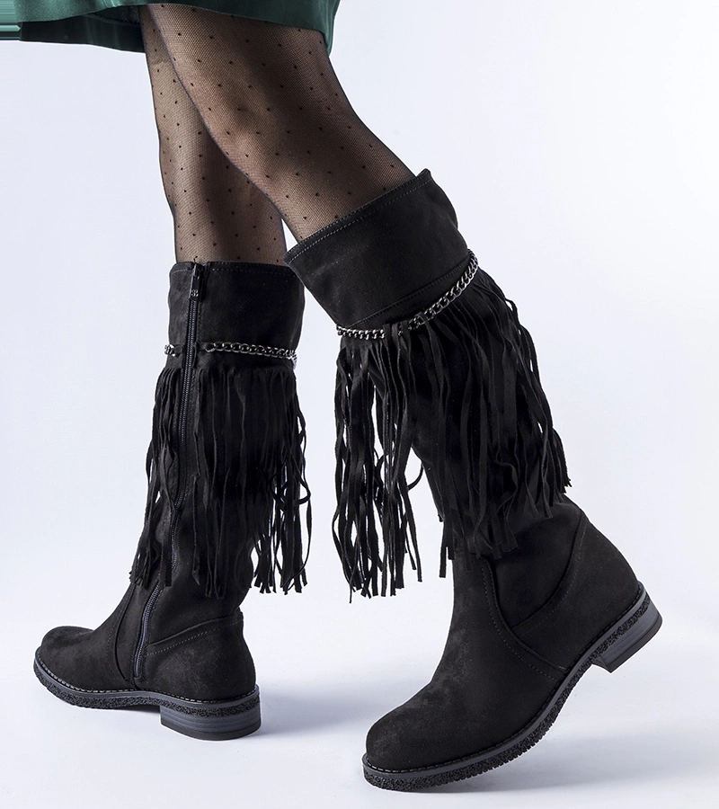 Fekete csizma láncocskával és rojtokkal Safar